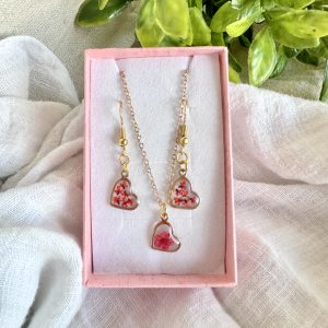 Gold Heart Shaped Earrings And Necklace Gift Set With Red Flowers